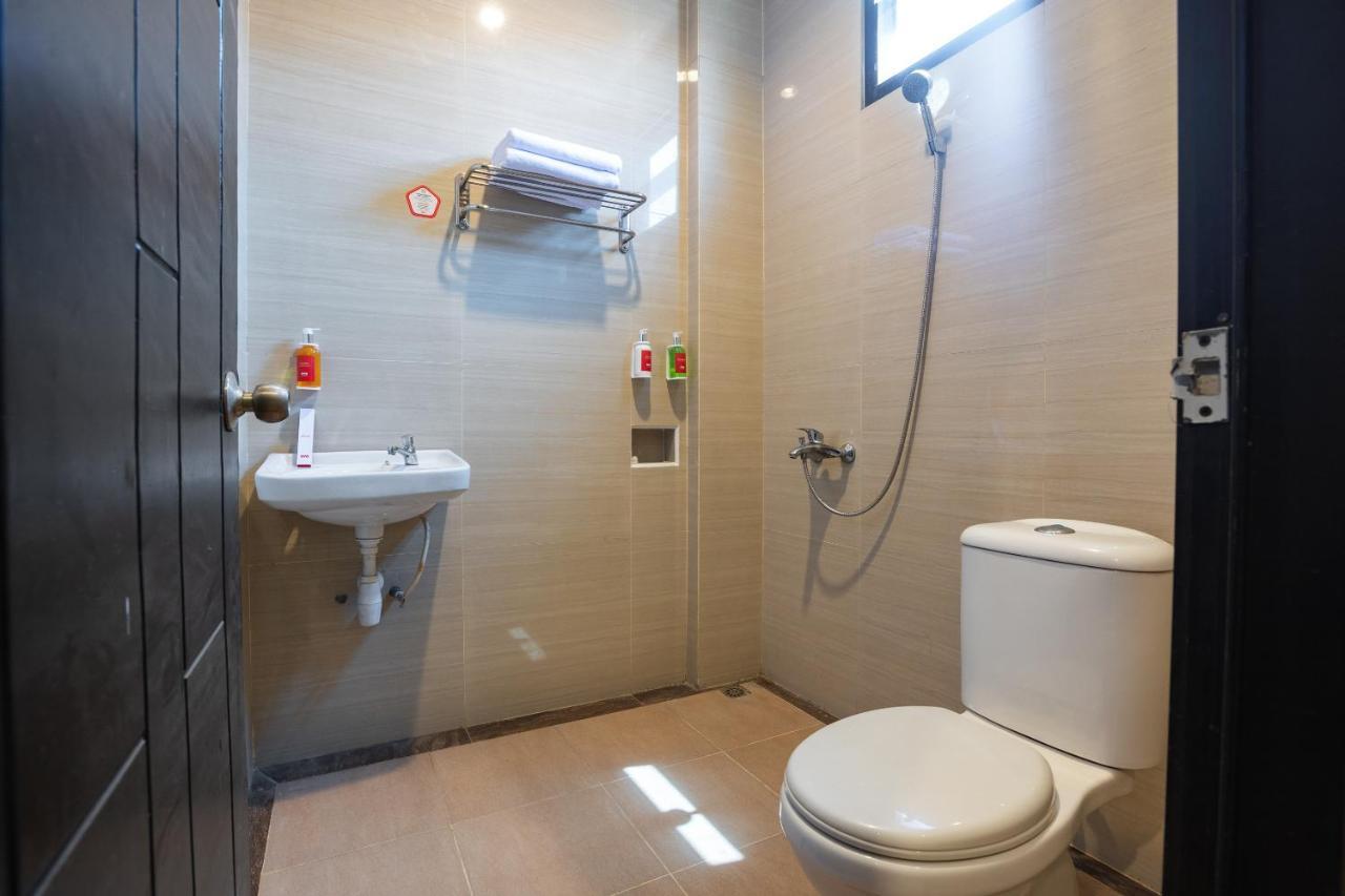Oyo Flagship 1575 Urban 18 Hotel Surabaya Ngoại thất bức ảnh