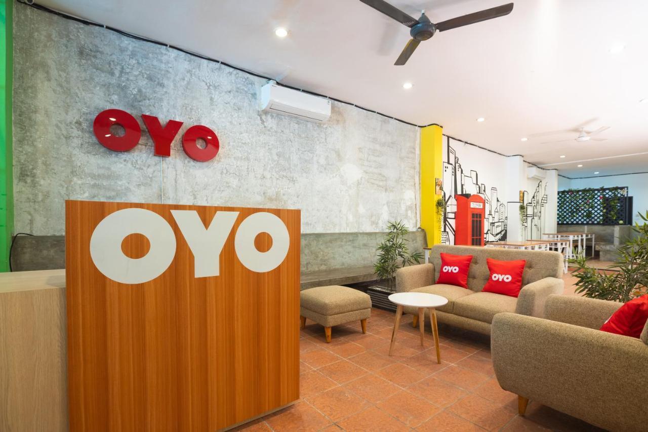 Oyo Flagship 1575 Urban 18 Hotel Surabaya Ngoại thất bức ảnh