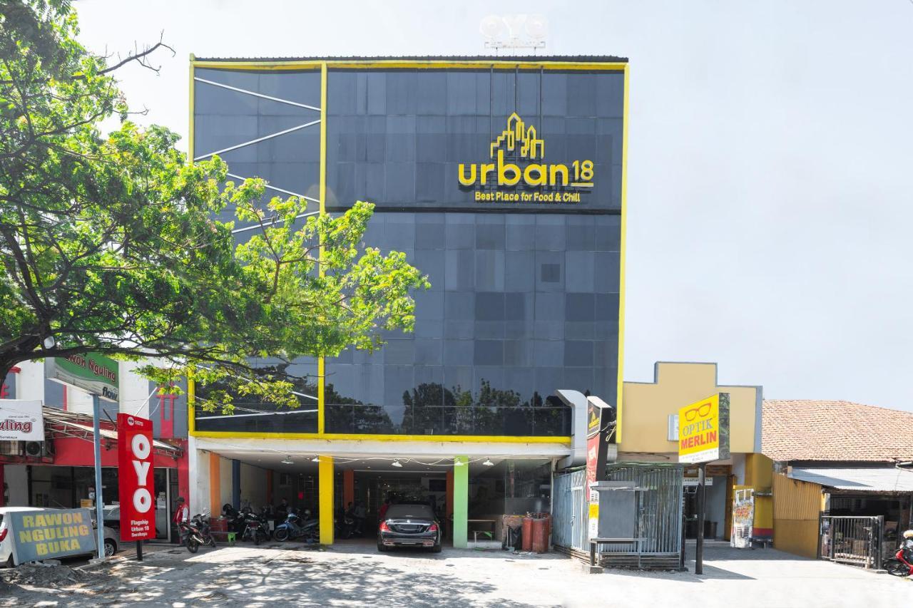 Oyo Flagship 1575 Urban 18 Hotel Surabaya Ngoại thất bức ảnh